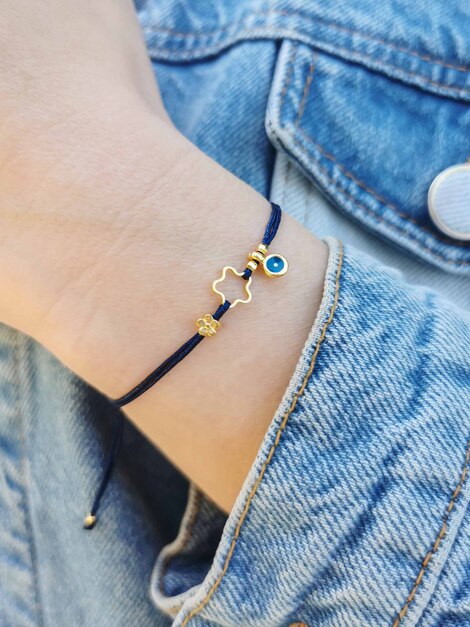 Daisy bracelet
