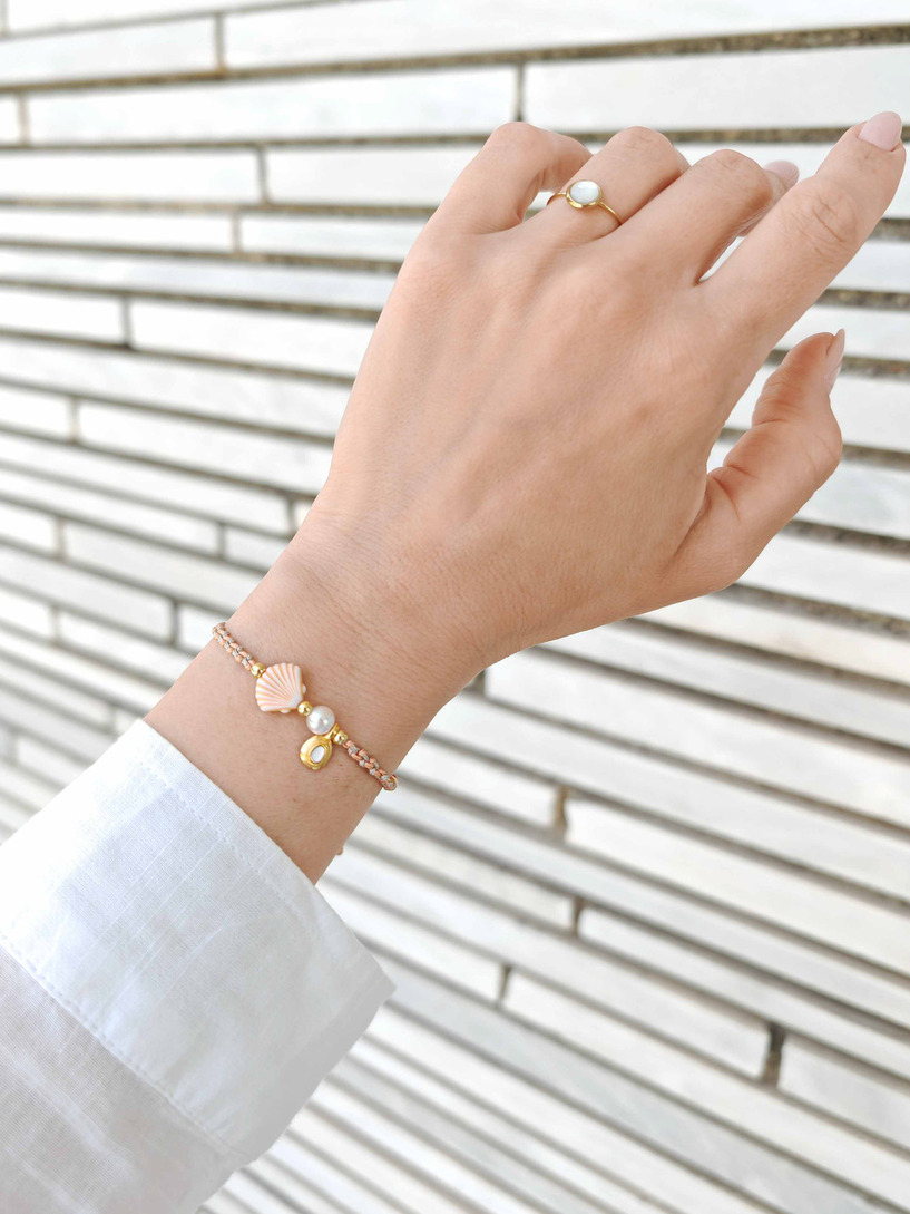 Clam bracelet