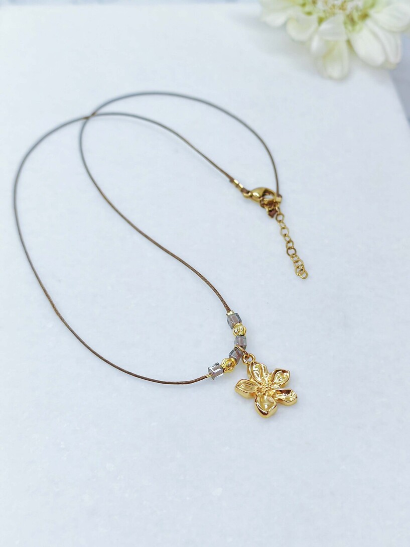 Flor necklace 