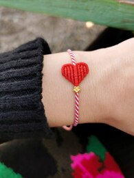 Corazon red macrame martaki