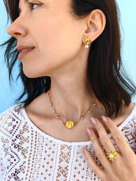 Fresh pearls gold necklace