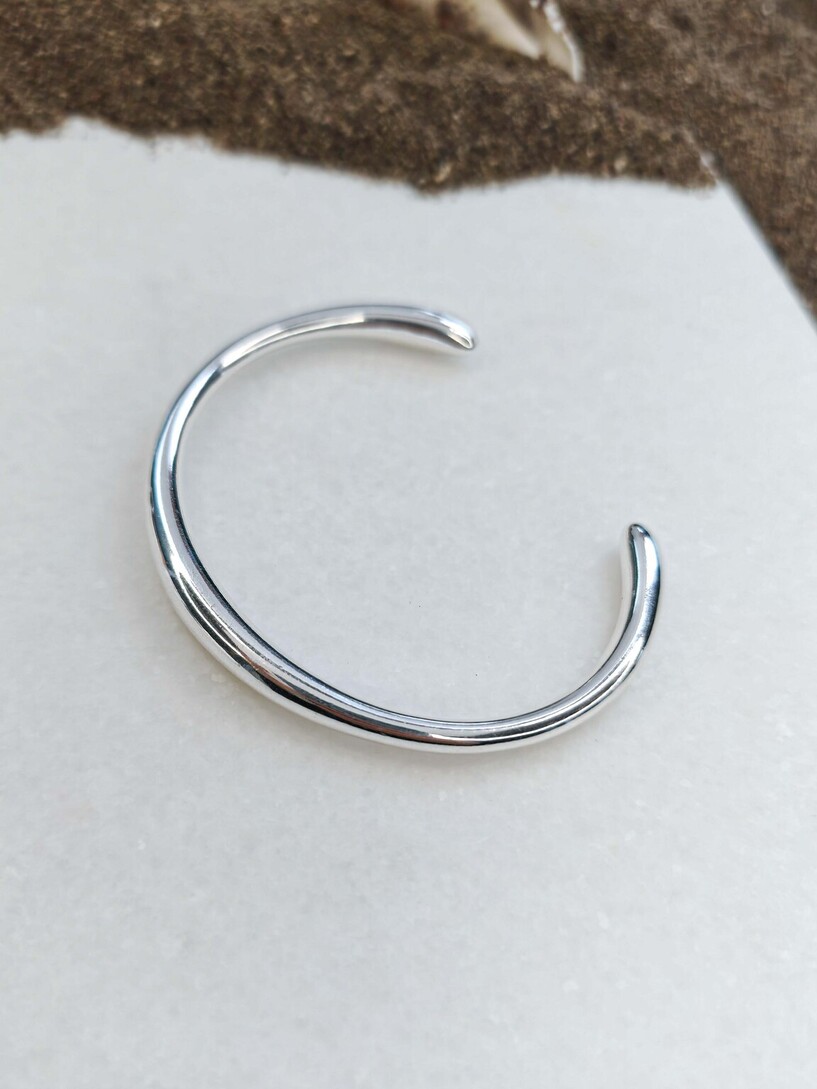Bold bangle bracelet